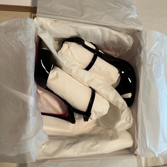 Christian Louboutin *BRAND NEW* - Picture 4 of 5